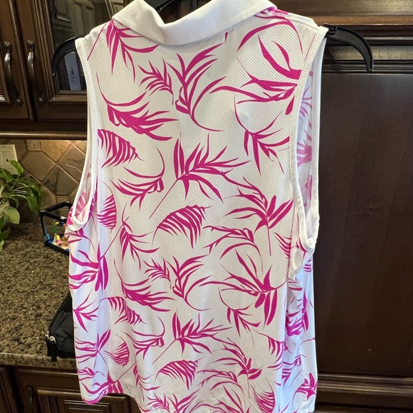 Women’s Under Armour Shirt - Picture 2 of 3